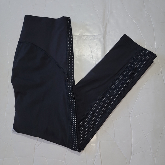 Athleta Pants - Athleta Hiit It Mesh Capri Leggings Size XS Black/White